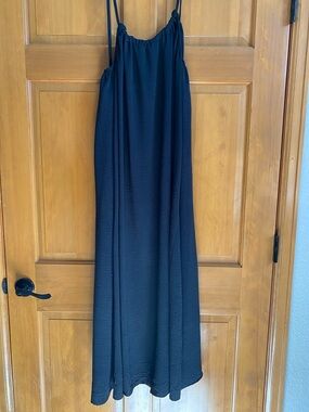 Simple Black Adjustable Strap Maxi Dress